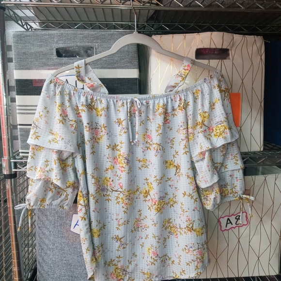 Girls top size large - Picture 5 of 5